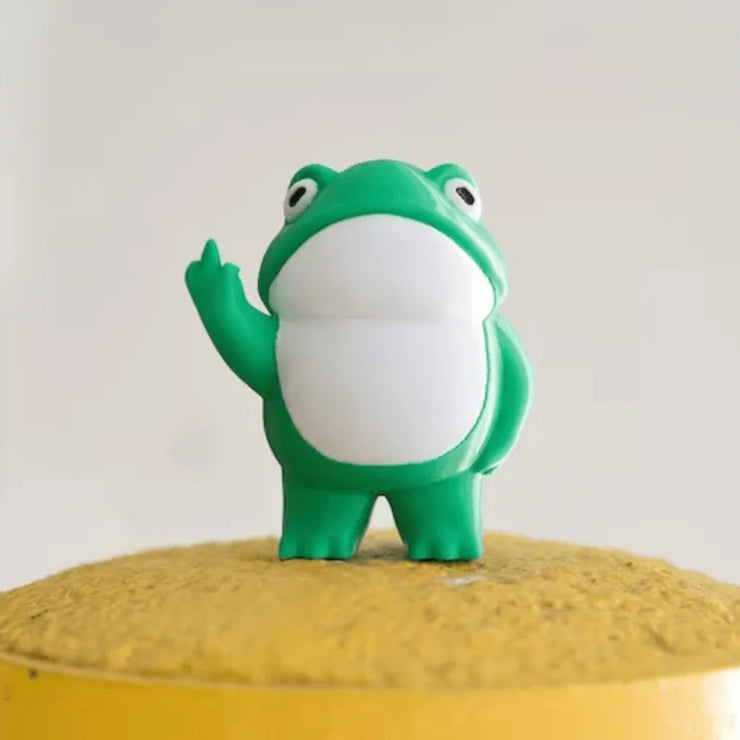 Middle Finger Frog Ornament, Funny Frog Ornament Decor, Cute Frog Decoration Sculpture Office Desktop Housewarming Gift loveyourmom Love Your Mom Frog decoration 1PC 